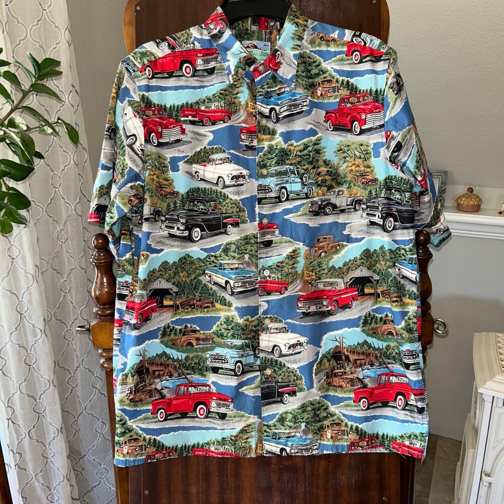 Vintage Reyn Spooner M Hawaiian shirt all-over print of classic American cars